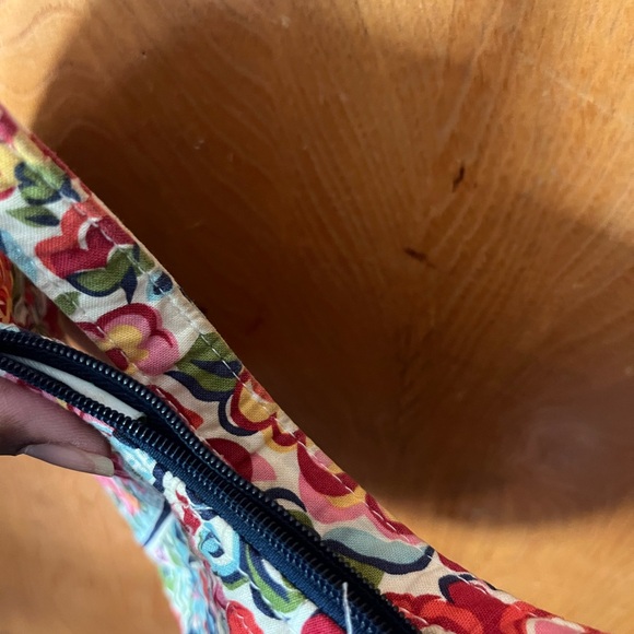 Vera Bradley floral retired print shoulder bag - Picture 8 of 12
